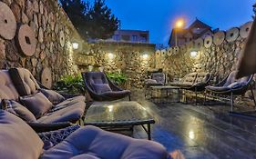 Trys Apartamentai